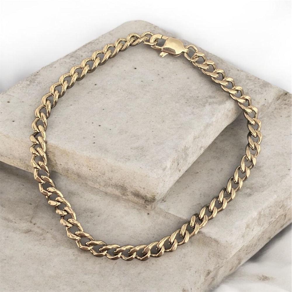 Cuban link Stainless Steel 8 inches long and 5mm width bracelet - Silver - Picture 3 of 6